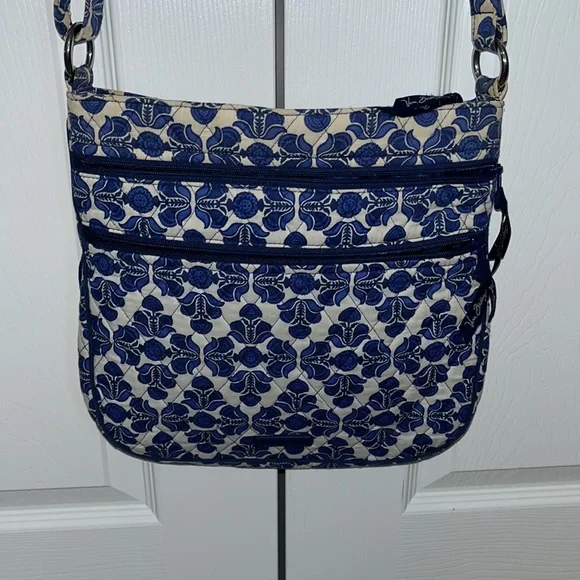 SOLD🎄Vera Bradley crossbody bag - Picture 3 of 7